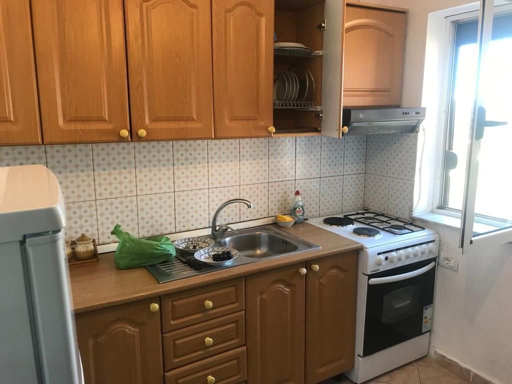 JEPET APARTAMENT 1+1 PER QIRA TEK VARRI BAMIT