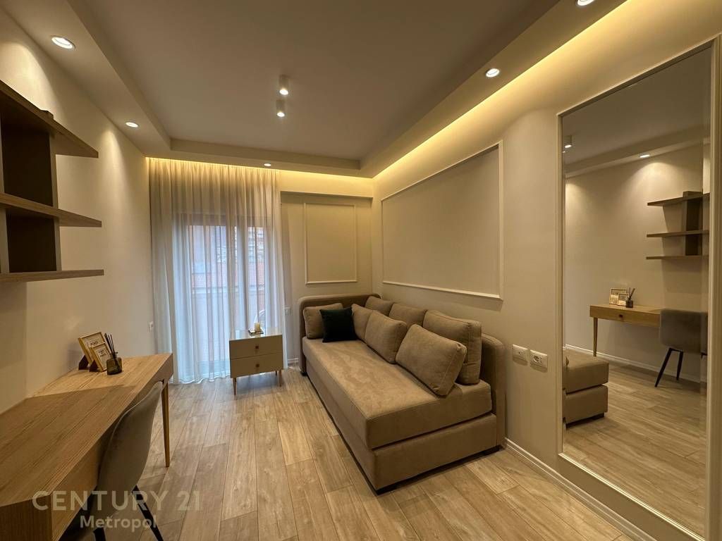 JEPET ME QIRA APARTAMENT 2+1+2, RRUGA E KAVAJËS!