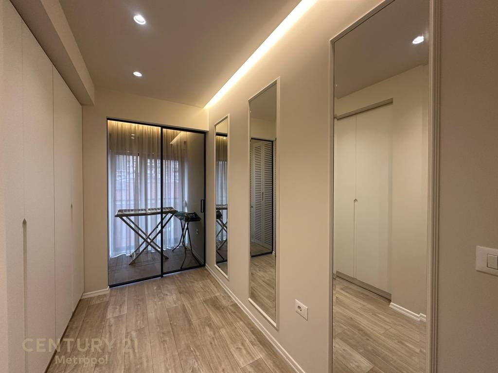 JEPET ME QIRA APARTAMENT 2+1+2, RRUGA E KAVAJËS!