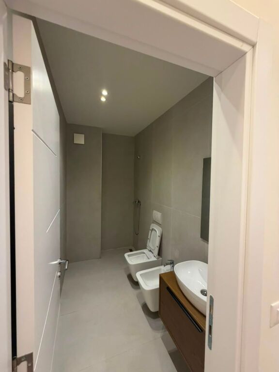Apartament 3+1+parkim tek Bulevardi i Ri