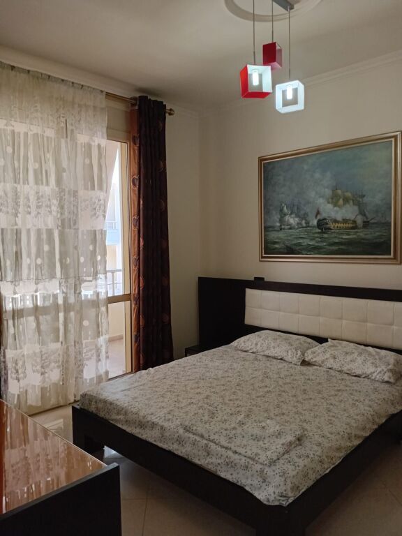 Apartament me qera
