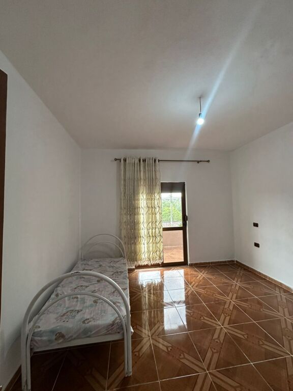 Affitto | Shtëpi private 2 + 1 | Kamez | 300 €/mese