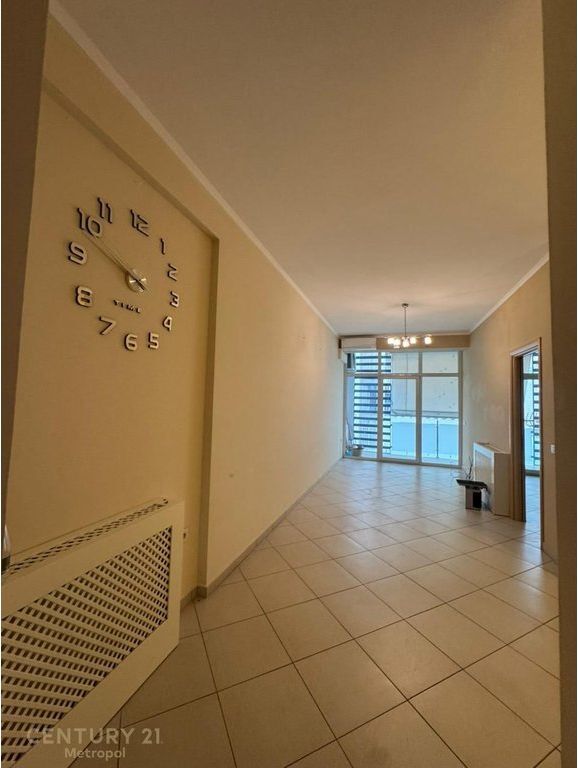 Apartament 1+1 per shitje te Kika 2, Komuna e Parisit