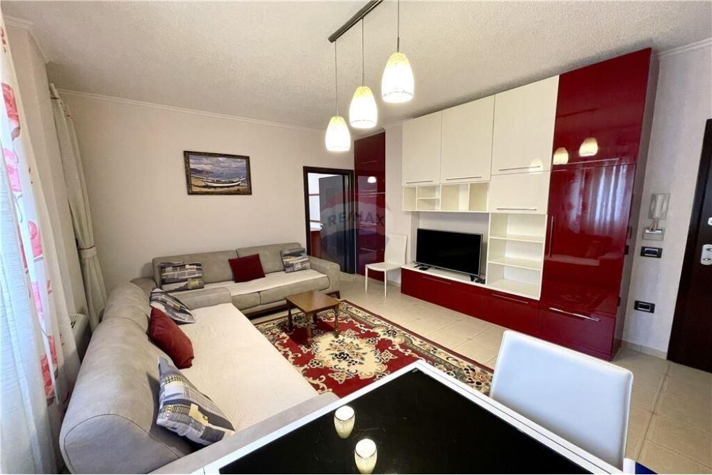 Apartament 1+1 + Post Parkimi – Rruga Eduard Mano, pranë Kopshtit Zoologjik, Tiranë