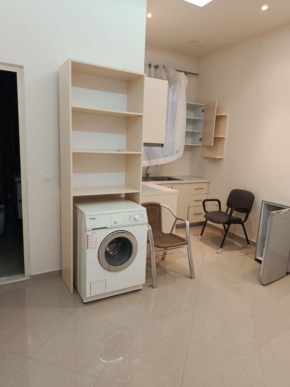 Qera | Garsoniere | Qendra Shëndetësore Qytet Studenti | 300 €/muaj