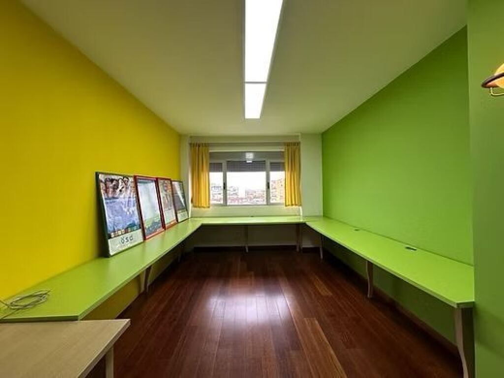 🏢 Dibrës Street, Halili Complex – Office space for rent with an area of 120 m². 120,000 Lekë/net