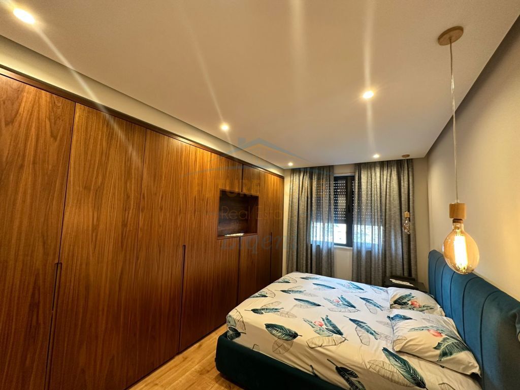 Affitto, Appartamento 3+1+2, Residenca Alba, Tirana.