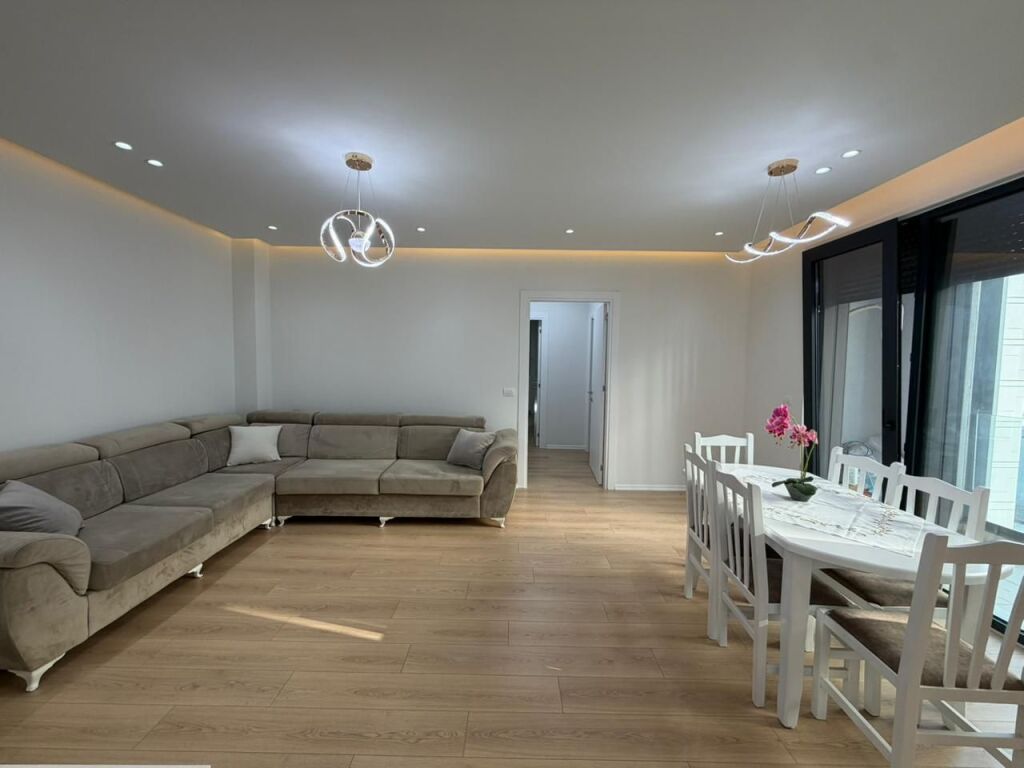 Apartament 2+1 per qira tek Akses Tirana Residence prane Casa Italia.