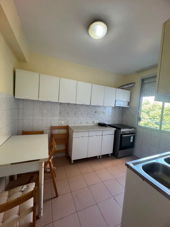 Appartamento 1+1+cucina separata in affitto al Mozaiku di Tirana, 21 Dhjetori, Via Kavaja, Zogu i zi, Via Durres.