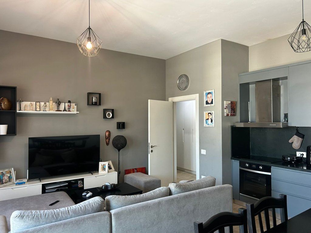 🏡 Apartament 2+1+2 i adaptuar në 3+1 për shitje në Square 21!