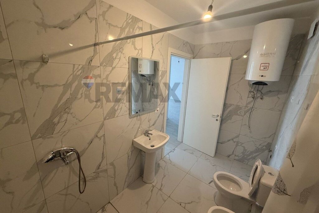 Apartament 2+1me qera ne Kombinat