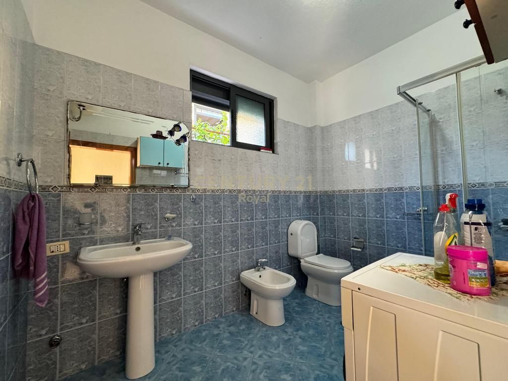 Apartament 2+1 në katin e parë teknik të një vile me qira pranë Frigoriferit Tiranë - 450€ | 120 m²