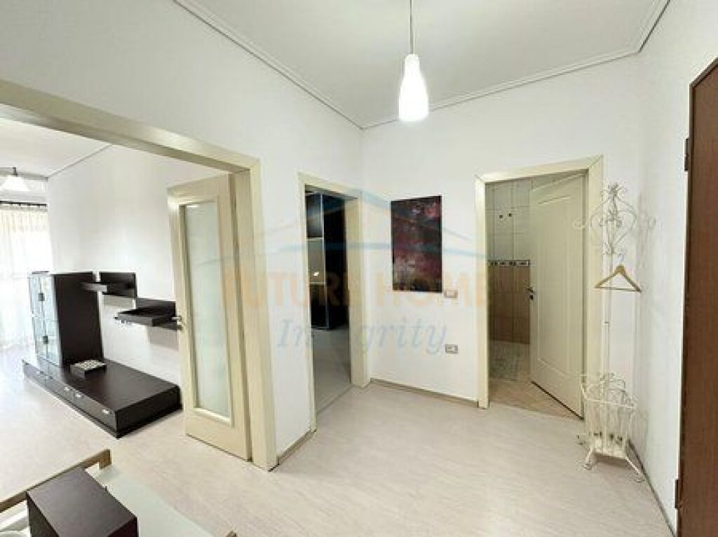 Qera, Apartament 2+1+2, Ish Tregu Elektrik, Tiranë.