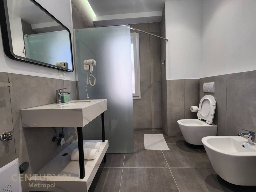 Jepet me qera apartament 2+1+Post Parkimi, Yrshek (Klinika Uzllova)