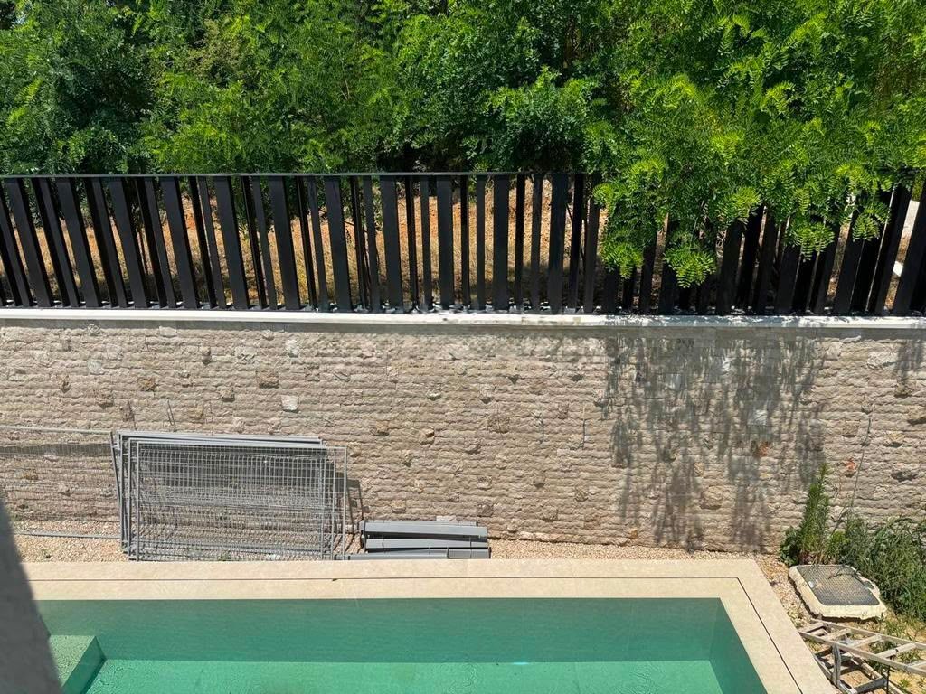 Vilë Luksoze me Pishinë Private për Qira – Collina Verde Residence, TEG