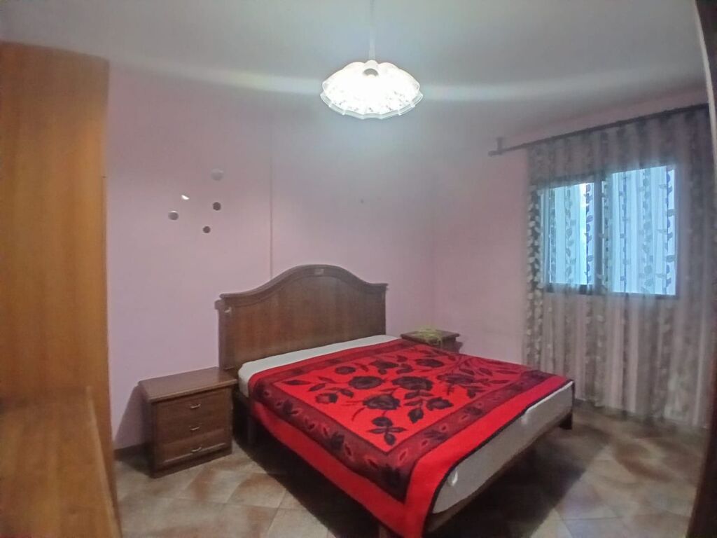 Apartament 1+1 me qera tek Komuna e Parisit