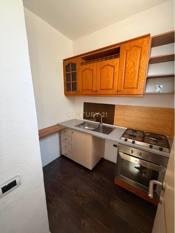 Apartament 1+1 per Shitje ne Bllok