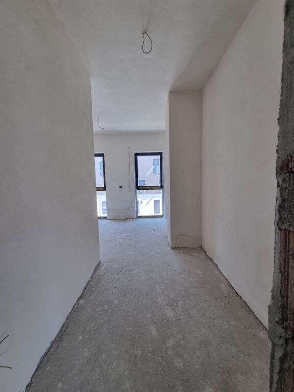 Shitet apartament 2+1, Don Bosko!