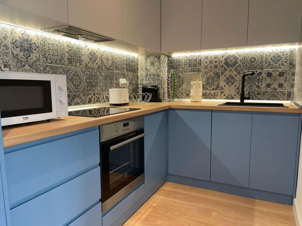 🏡 SHITET APARTAMENT 2+1 – LURA 3, GJIRI I LALZIT 🌊✨📜 Me hipotekë