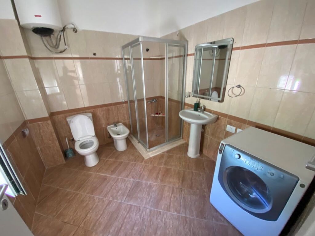 Private House near the Center, Durres!