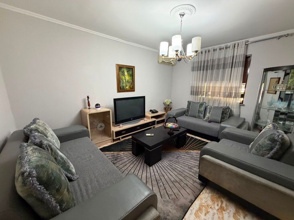 Shitet Apartament 2+1 me Post Parkimi dhe Dyqan – Zona e Ish Parkut të Autobuzave, Tiranë