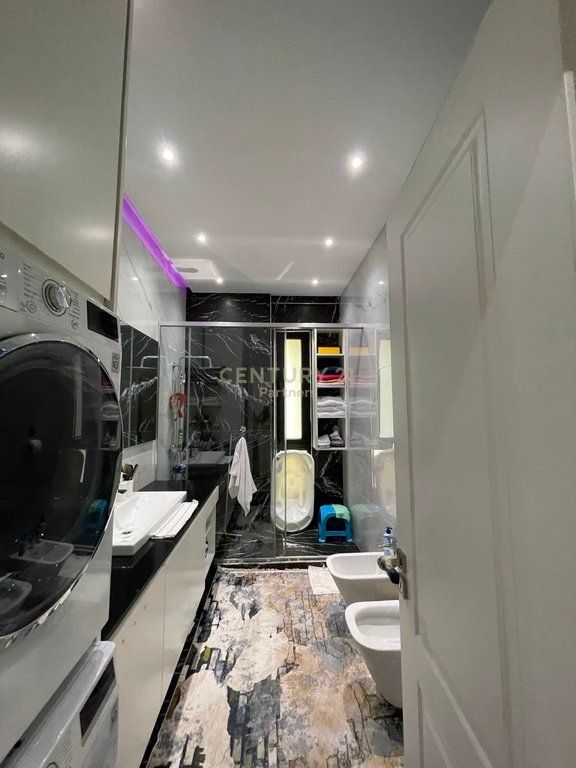 Shiten 2 apartamente tek Square 21- Mundesi kthimi ne Duplex