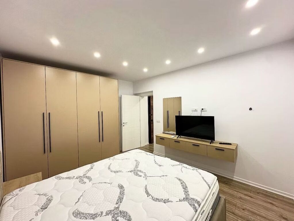 Apartament 1+1 Per Qira Tek Petro Nini.