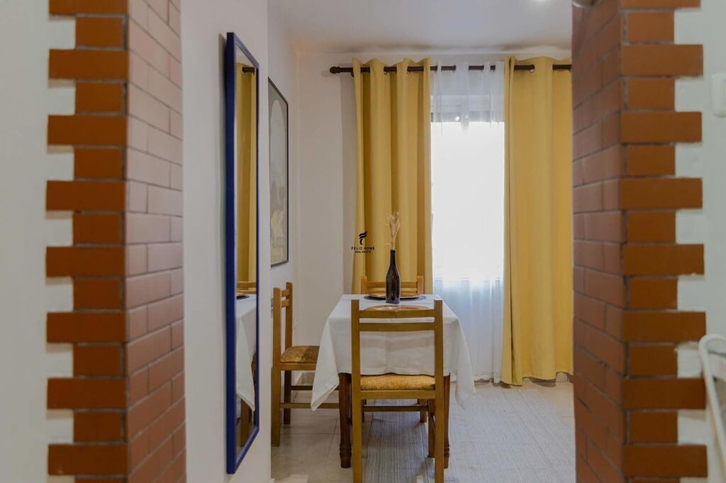 APARTAMENT ME QERA 1+1 QENDER 700 EURO FH-82660