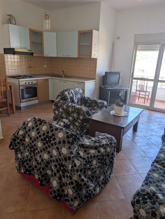 Shitet apartament fantastik 2+1 pranë Rajonit të Policisë!