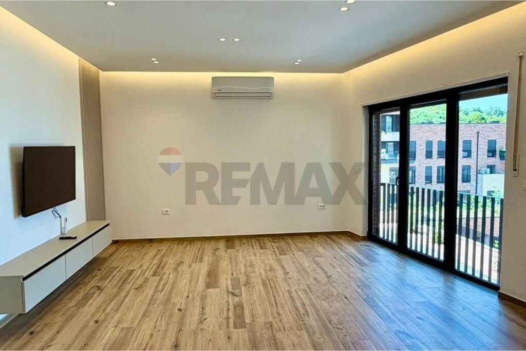 APARTAMENT 2+1 + PARKIM PER QIRA R.KODRA DIELLIT 2