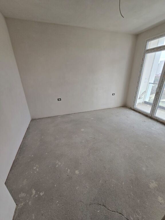 Shitet Apartament 3+1+2 – Rruga Jordan Misja