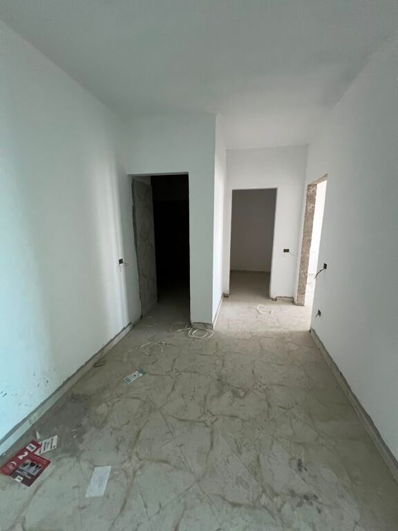 Shitet Apartament 1+1 tek Pallati 27-Katësh, Vollga – Durrës