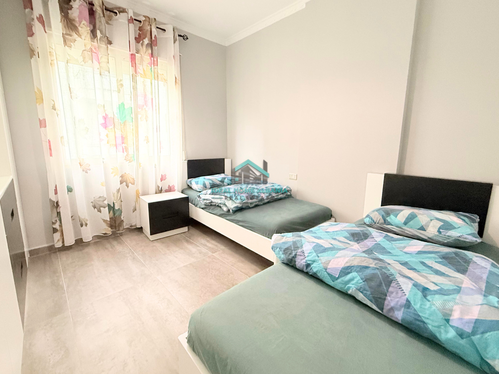 Apartament me Qera 2+1, Lungomare, Vlore.