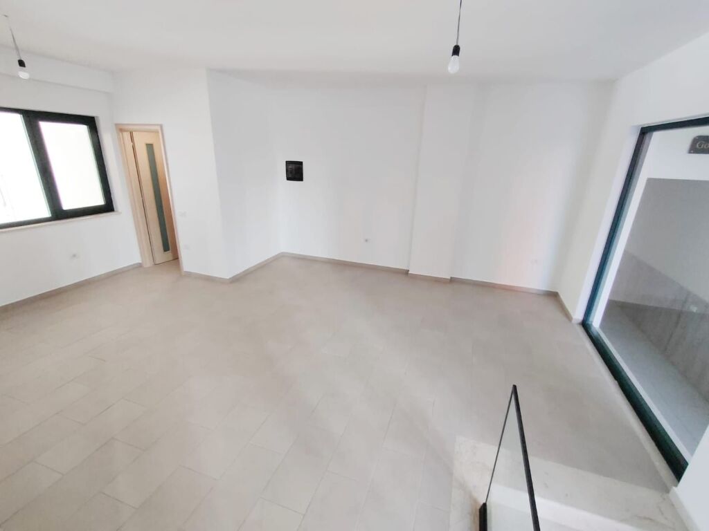 Shop for Rent Green City Complex Astir !