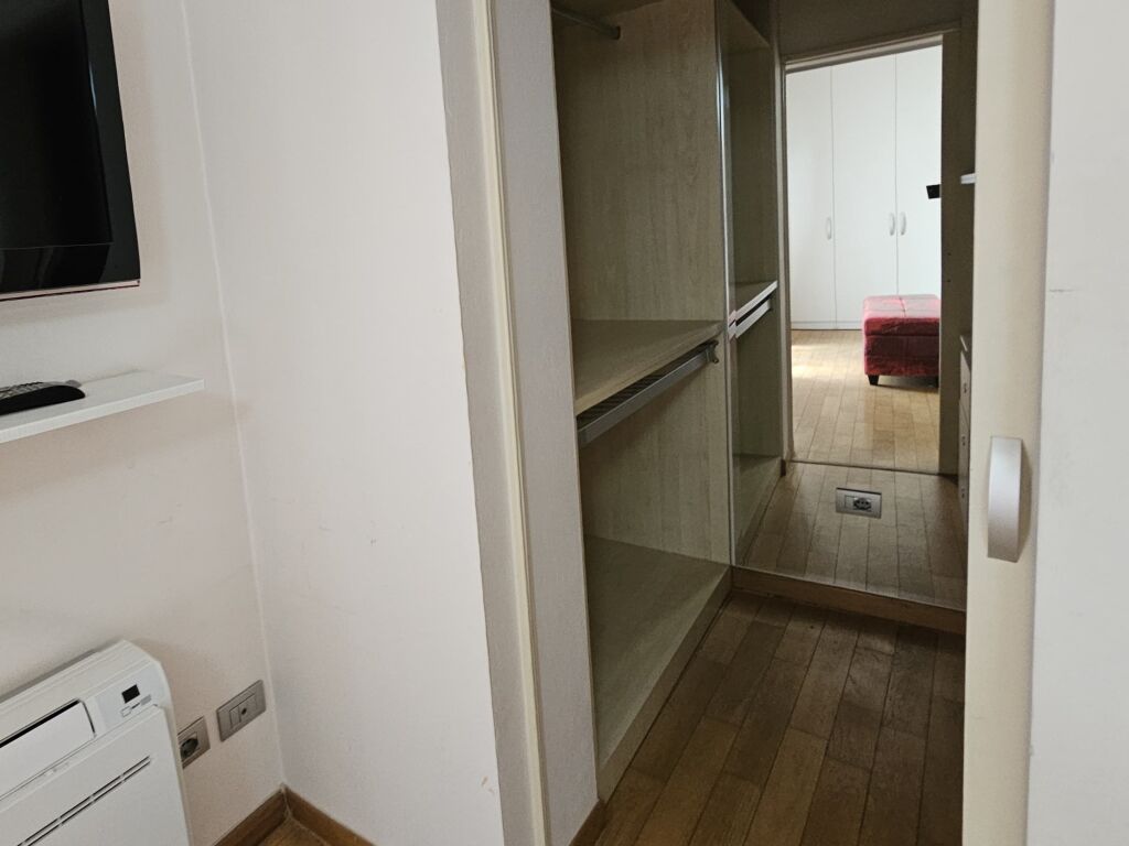 Apartament 2+1+2 per Shitje! 📍 Rr. Him Kolli, Prane  Rr. Myslym Shyri !