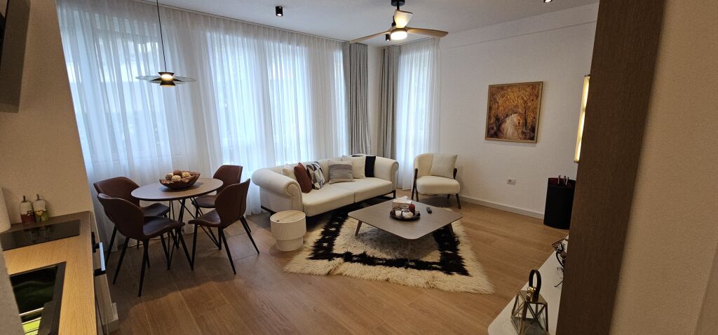 Shitet apartament Elitar 1+1 në Tushemisht, Pogradec