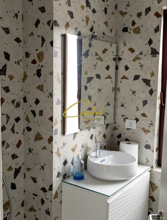 UFFICIO IN AFFITTO 100 M2 VIA DELLE BARRICATE 90.000 LEKE