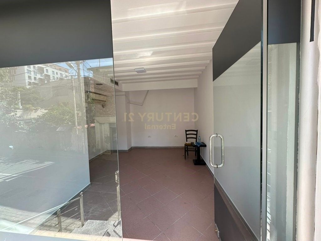 400 Euro Commercial Space For Rent in Myslym Shyri