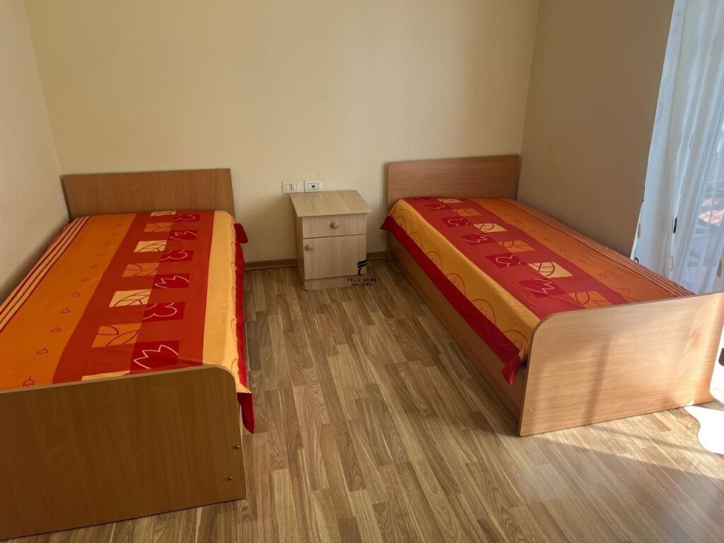 APARTAMENT ME QERA 2+1 PAZARI RI 70.000 LEKE FH-82713