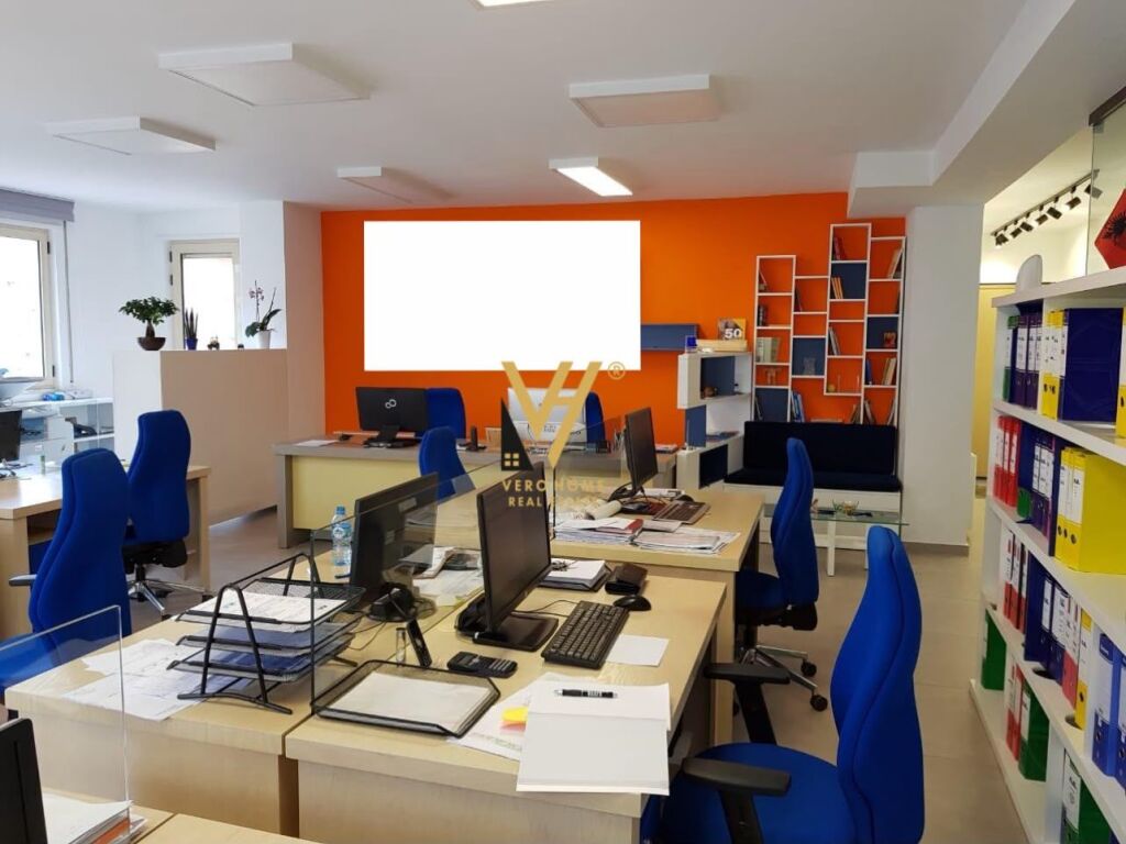 UFFICIO 120 M2 IN AFFITTO PRESSO IL COMUNE DI PARIGI 1.800 EURO