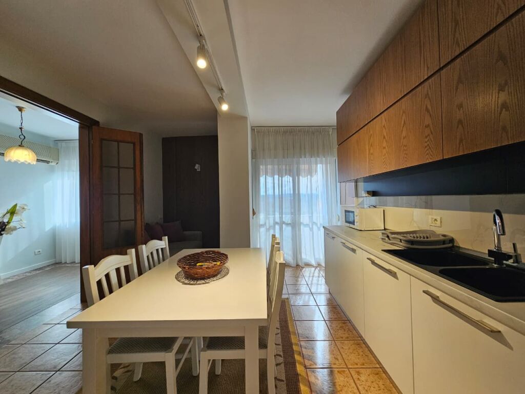 Apartament 2+1+2 per shitje ne Bllok!