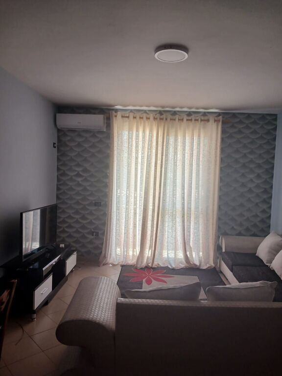 🏢Fresk,prane Furre Buke Europa jepet me qera apartament1+1,i mobiluar 37,000 leke.  