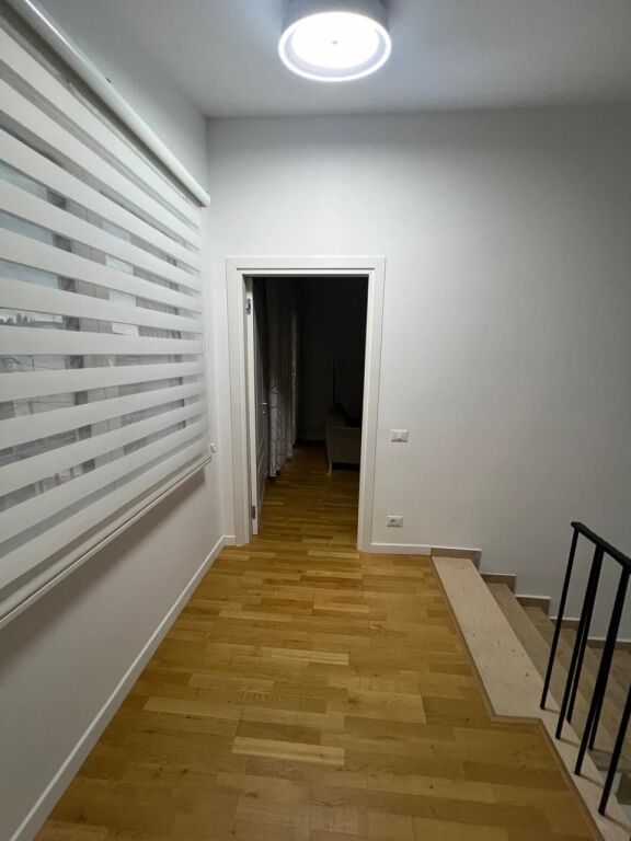 Affittasi Villa Privata su 3 Piani