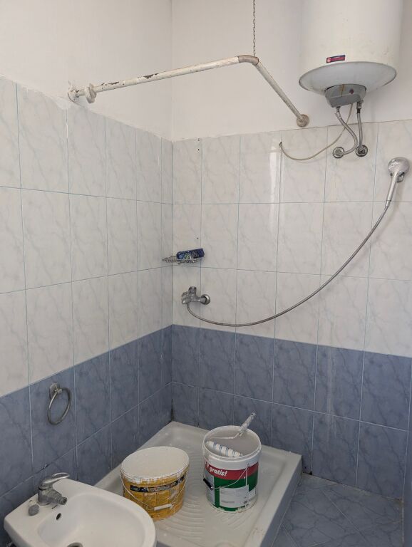 Shitet apartament fantastik 2+1 pranë Rajonit të Policisë!