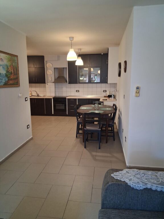 Affitto | Apartament 2 + 1 | Rruga Myslym Shyri | 650 €/mese