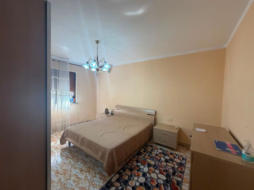 Shitet Apartament 2+1 me Post Parkimi dhe Dyqan – Zona e Ish Parkut të Autobuzave, Tiranë