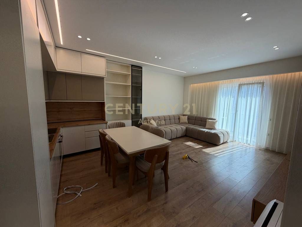 Appartamento 2+1+2 in Affitto – Via Barrikadave 800 € /Mese
