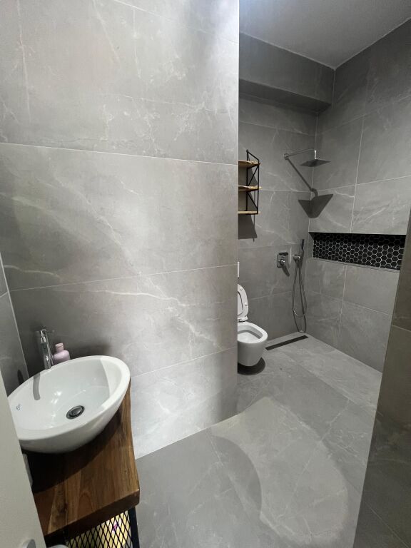 Apartament 2+1+P me qira