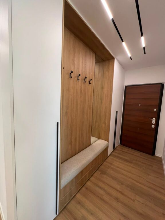 🏡 Appartamento 2+1+2 + posto auto in affitto  📍 Complesso Aura💰 Prezzo: 90.000 Lek/mese