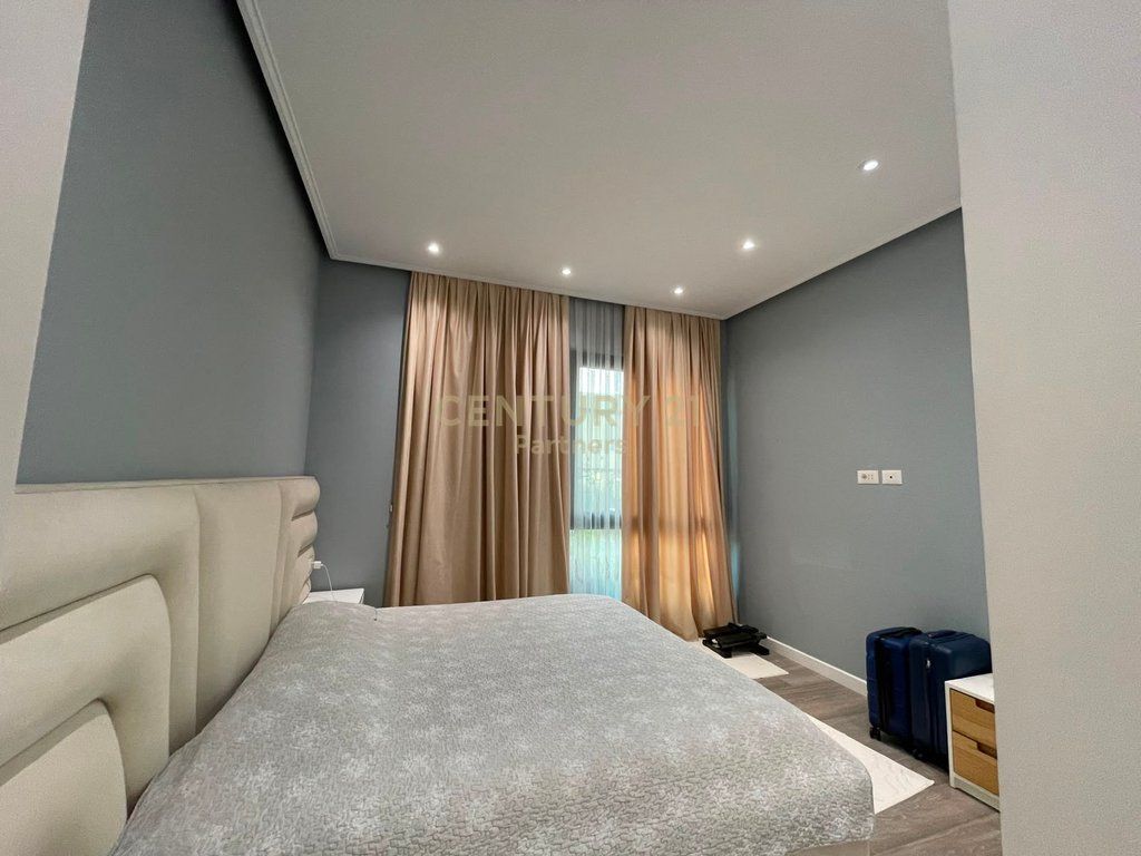 Shiten 2 apartamente tek Square 21- Mundesi kthimi ne Duplex